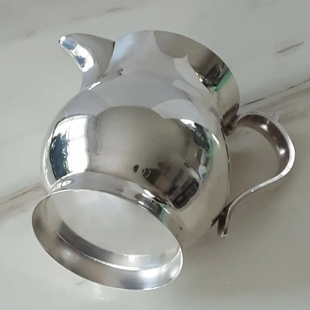 ONEIDA SILVERSMITH Silver Plated Pot Belly Body Footed Water Pitcher - MCM